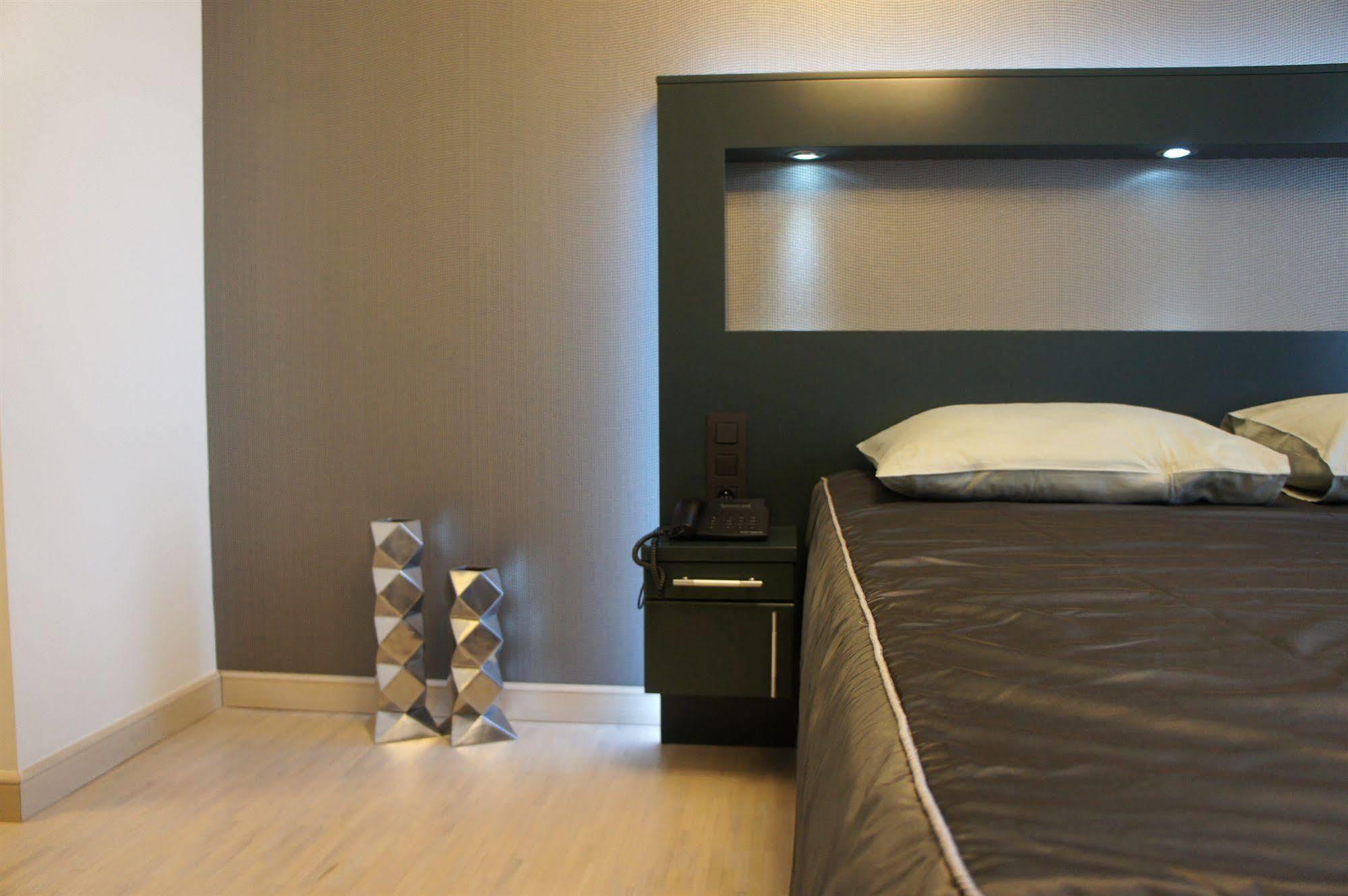 Belrom Hotel Sint-Truiden Exterior photo